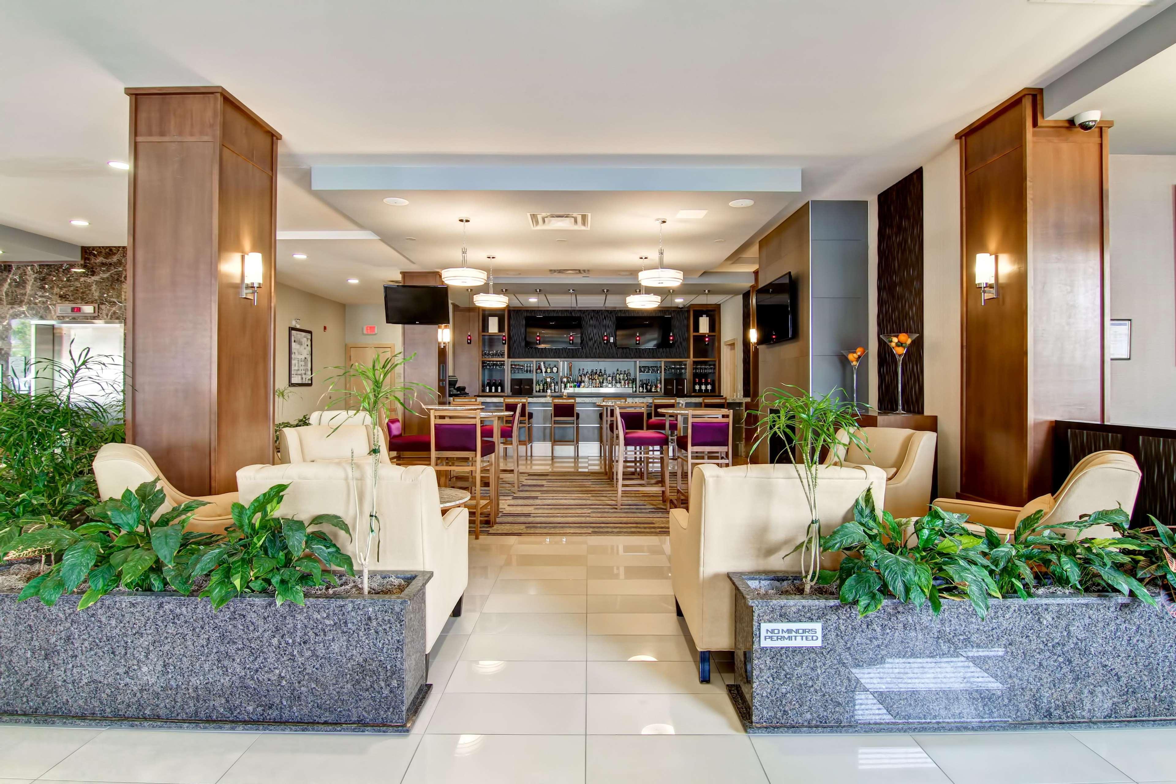 Doubletree By Hilton - Kamloops Otel Dış mekan fotoğraf
